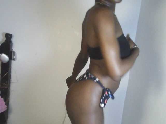Nadama live cam on BongaCams
