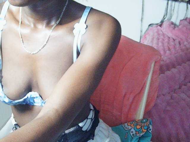Nadama live cam on BongaCams