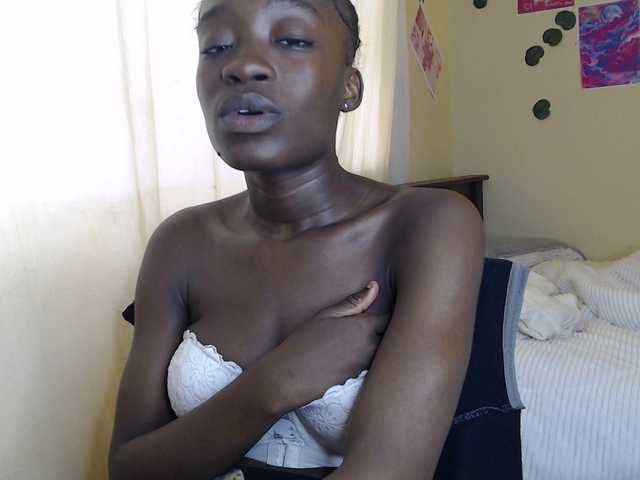 Nadama live cam on BongaCams