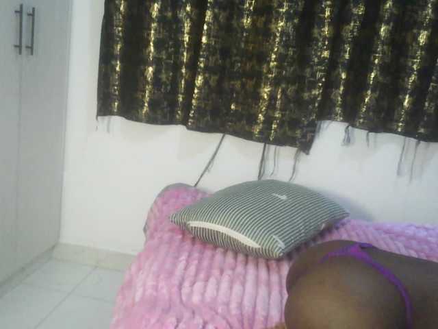 Nadama live cam on BongaCams