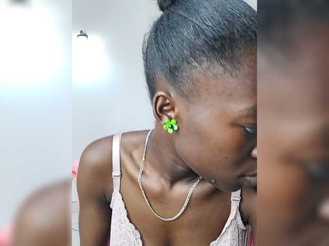 Nadama live cam on BongaCams