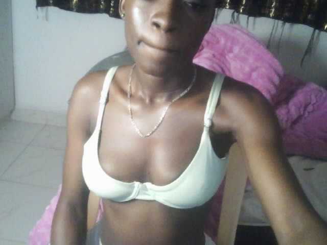 Nadama live cam on BongaCams