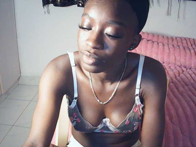 Nadama live cam on BongaCams