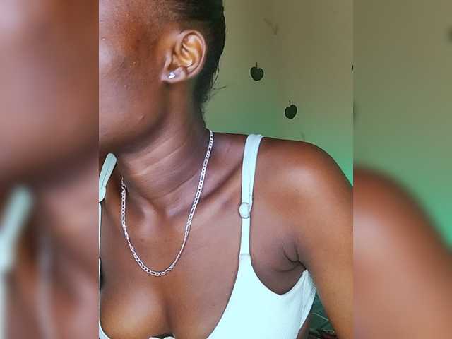 Nadama live cam on BongaCams