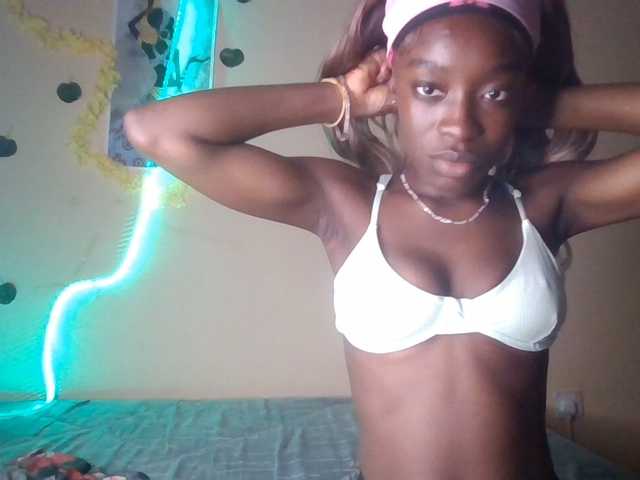 Nadama live cam on BongaCams