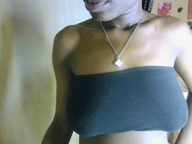 Nadama live cam on BongaCams