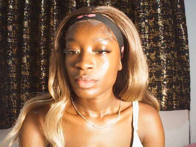 Nadama live cam on BongaCams