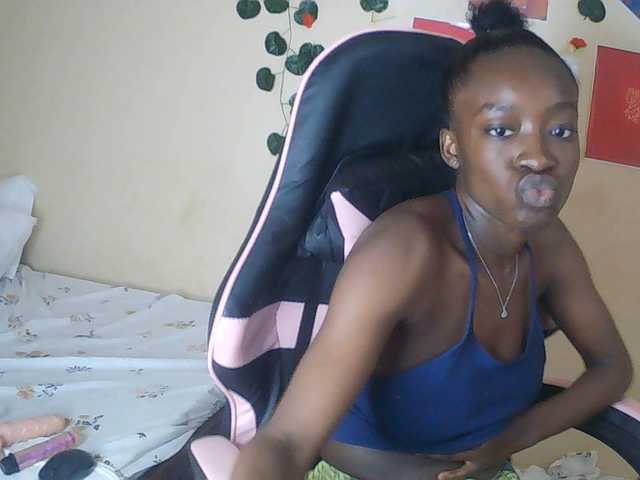 Nadama live cam on BongaCams