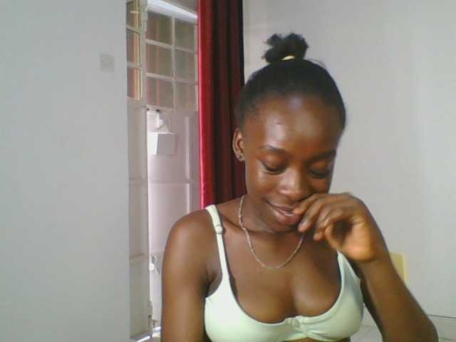 Nadama — live female cam