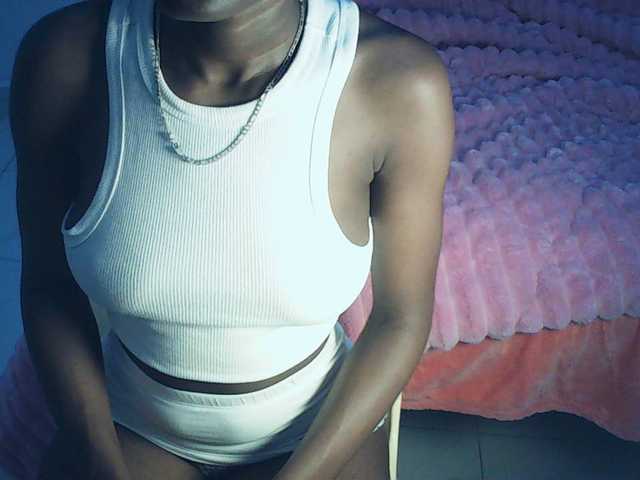 Nadama live cam on BongaCams
