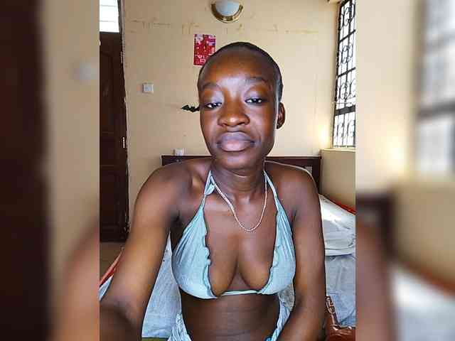 Nadama Live Webcam on BongaCams
