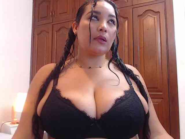 Model: millacurvy