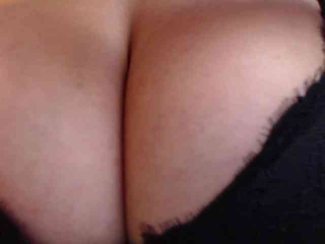 millacurvy webcam