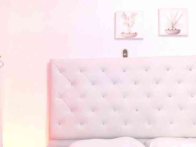 millacurvy webcam