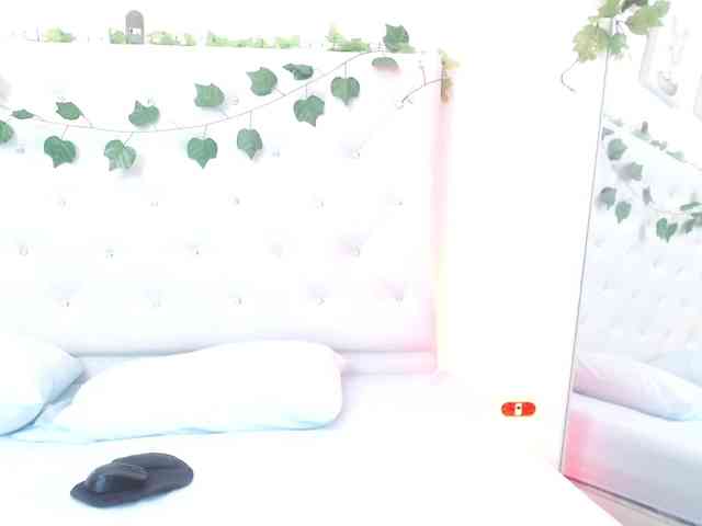 millacurvy webcam