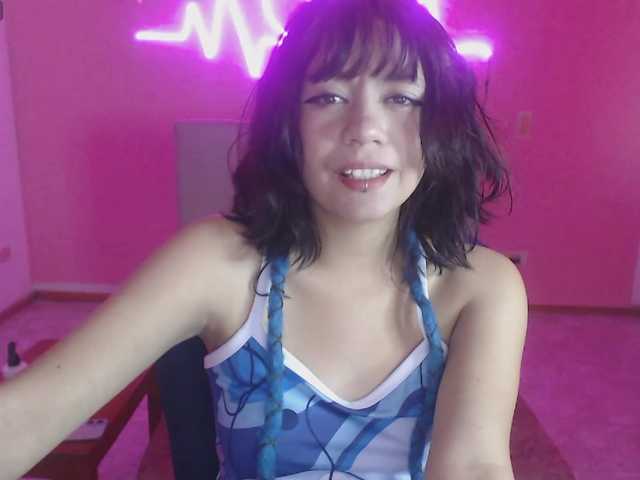 violetdreams-1 live cam on BongaCams