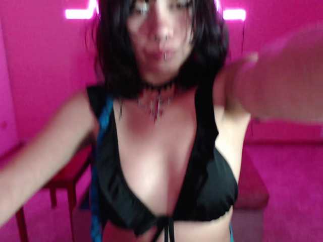 violetdreams-1 live cam on BongaCams