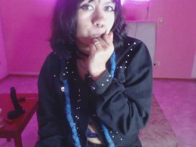 violetdreams-1 live cam on BongaCams