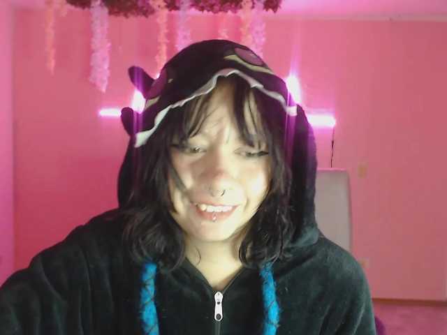 violetdreams-1 live cam on BongaCams