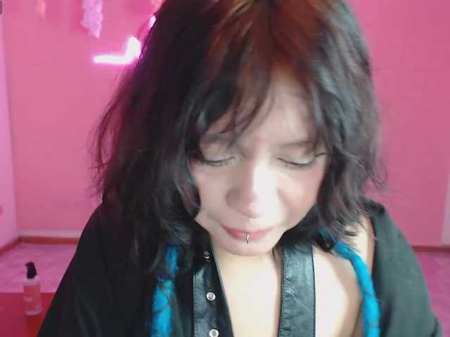 violetdreams-1 live cam on BongaCams