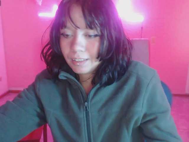 violetdreams-1 live cam on BongaCams