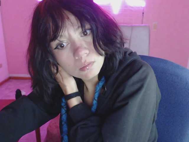violetdreams-1 live cam on BongaCams