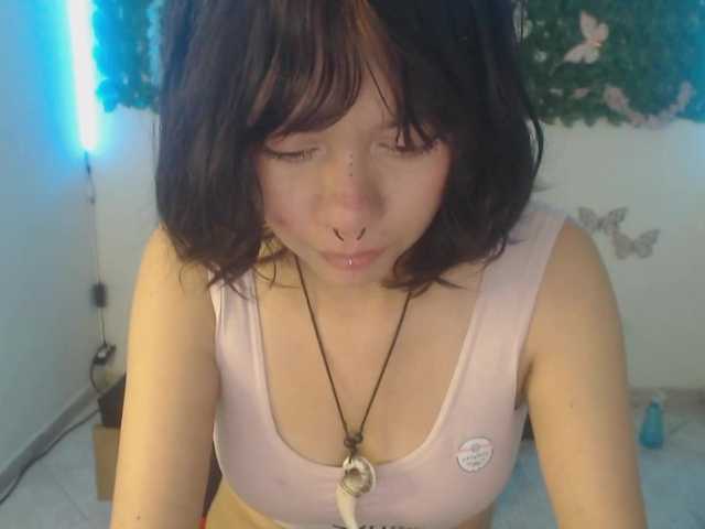 violetdreams-1 live cam on BongaCams