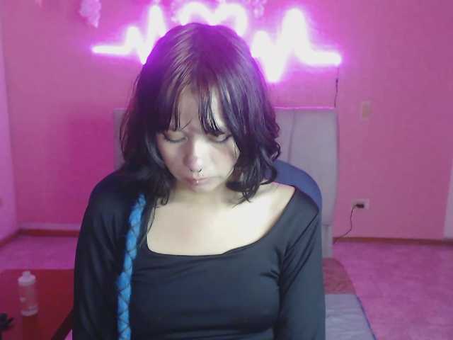 violetdreams-1 live cam on BongaCams