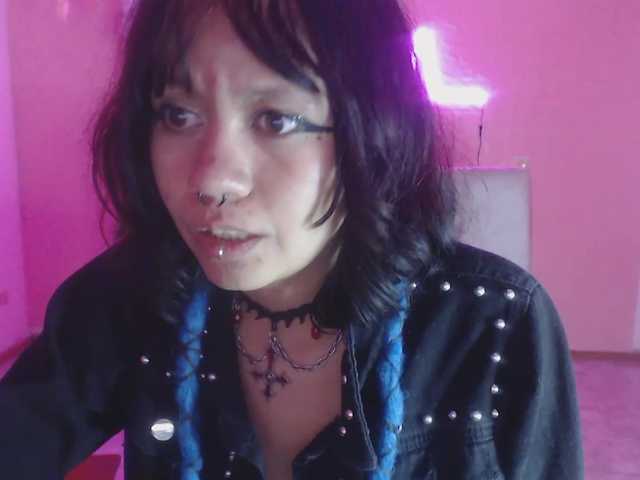 violetdreams-1 live cam on BongaCams