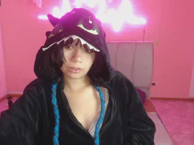 violetdreams-1 live cam on BongaCams