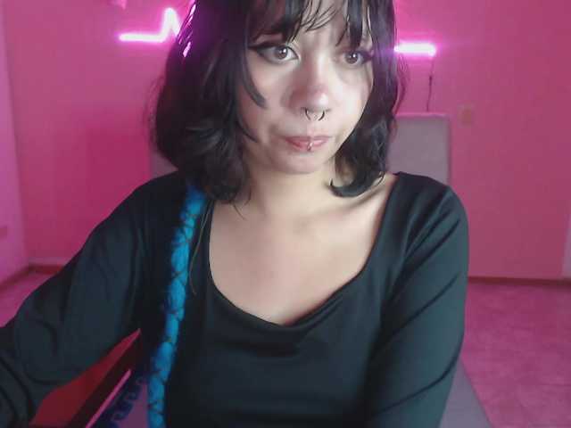 violetdreams-1 live cam on BongaCams