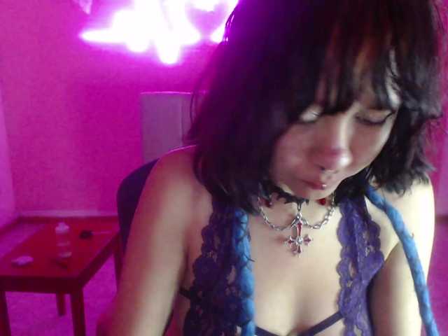 violetdreams-1 live cam on BongaCams
