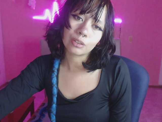 violetdreams-1 live cam on BongaCams