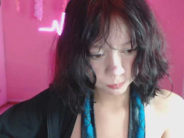 violetdreams-1 live cam on BongaCams
