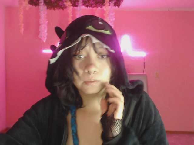 violetdreams-1 live cam on BongaCams
