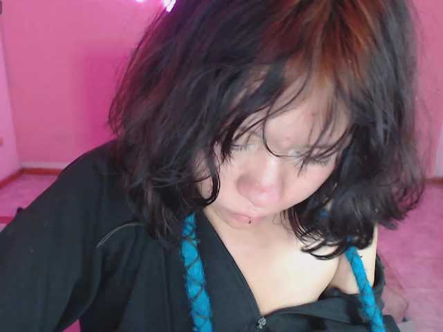 violetdreams-1 live cam on BongaCams