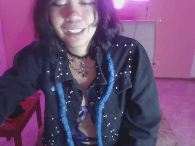 violetdreams-1 live cam on BongaCams