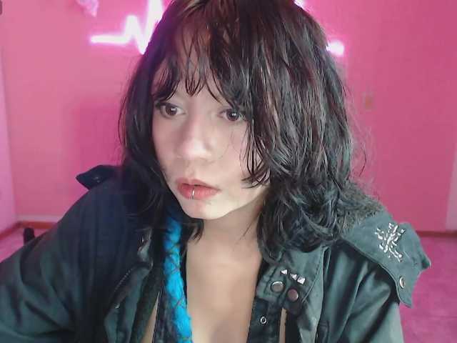 violetdreams-1 live cam on BongaCams