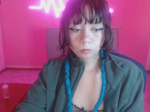 violetdreams-1 live cam on BongaCams