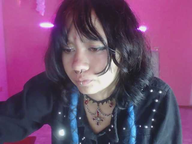 violetdreams-1 live cam on BongaCams
