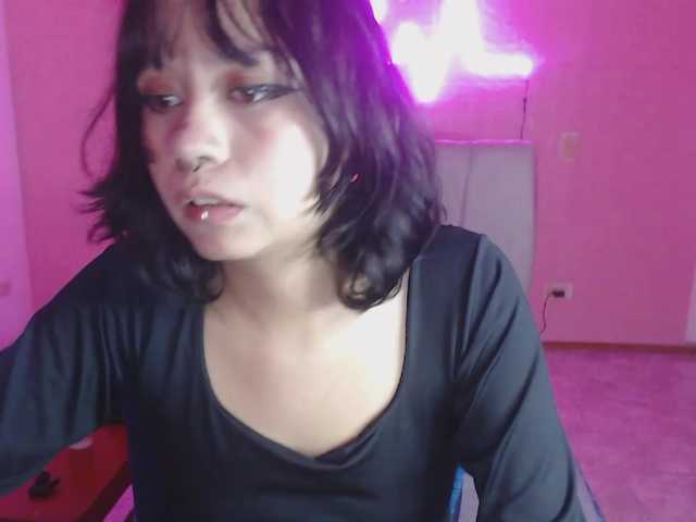 violetdreams-1 live cam on BongaCams