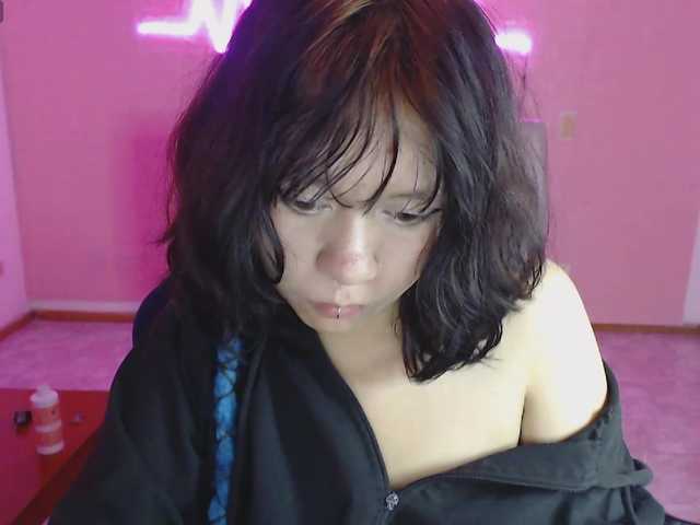 violetdreams-1 live cam on BongaCams