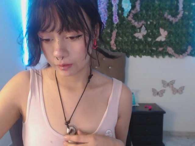 violetdreams-1 live cam on BongaCams