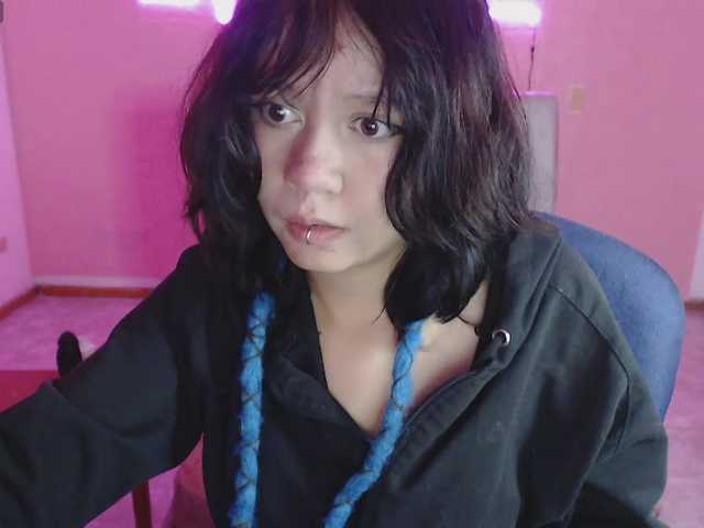 violetdreams-1 live cam on BongaCams