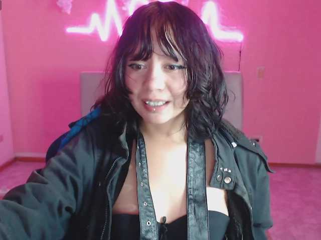 violetdreams-1 live cam on BongaCams