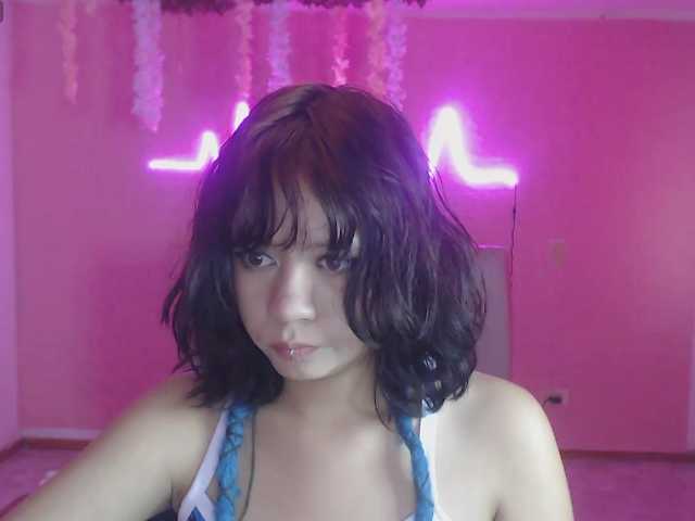 violetdreams-1 live cam on BongaCams