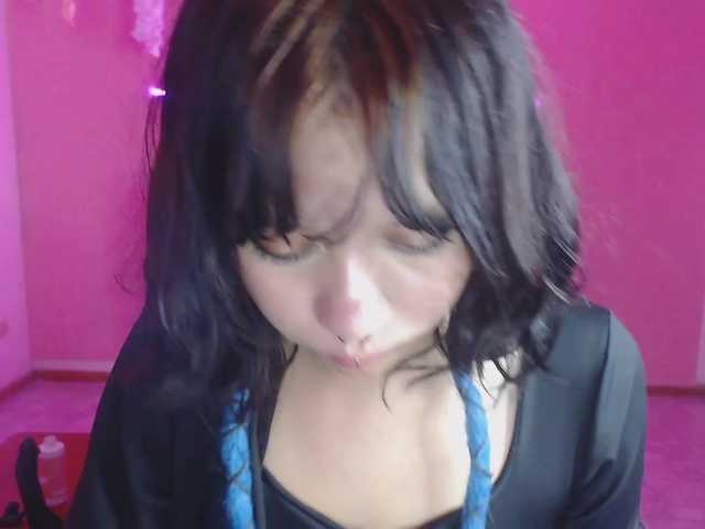 violetdreams-1 live cam on BongaCams