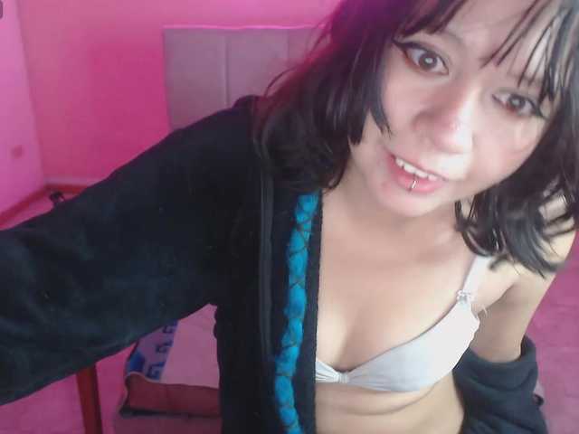 violetdreams-1 live cam on BongaCams