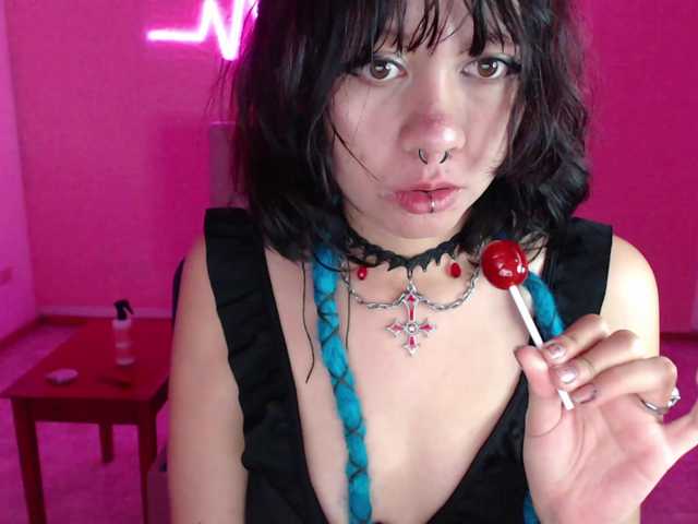violetdreams-1 live cam on BongaCams