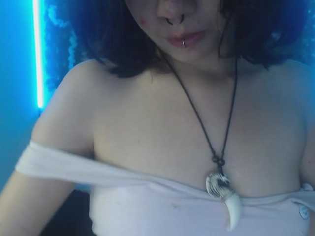 violetdreams-1 live cam on BongaCams